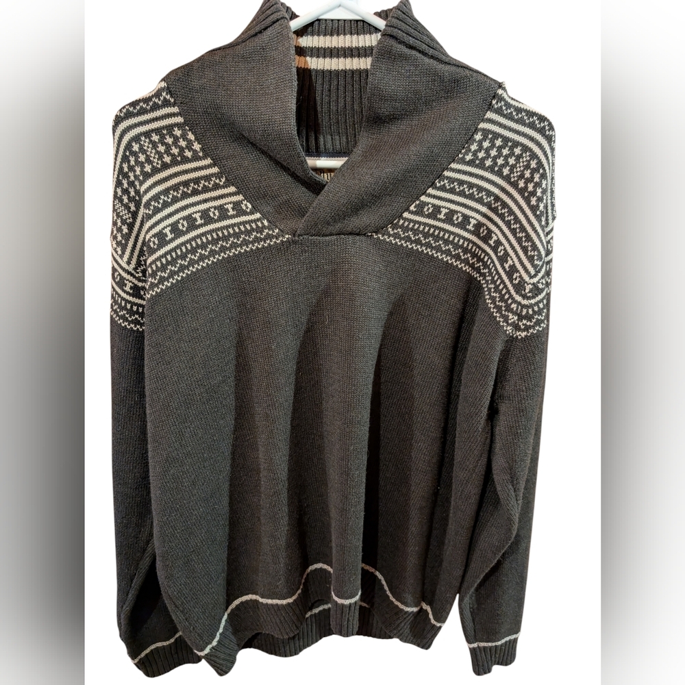 Vintage Black and White Patterned Sweater